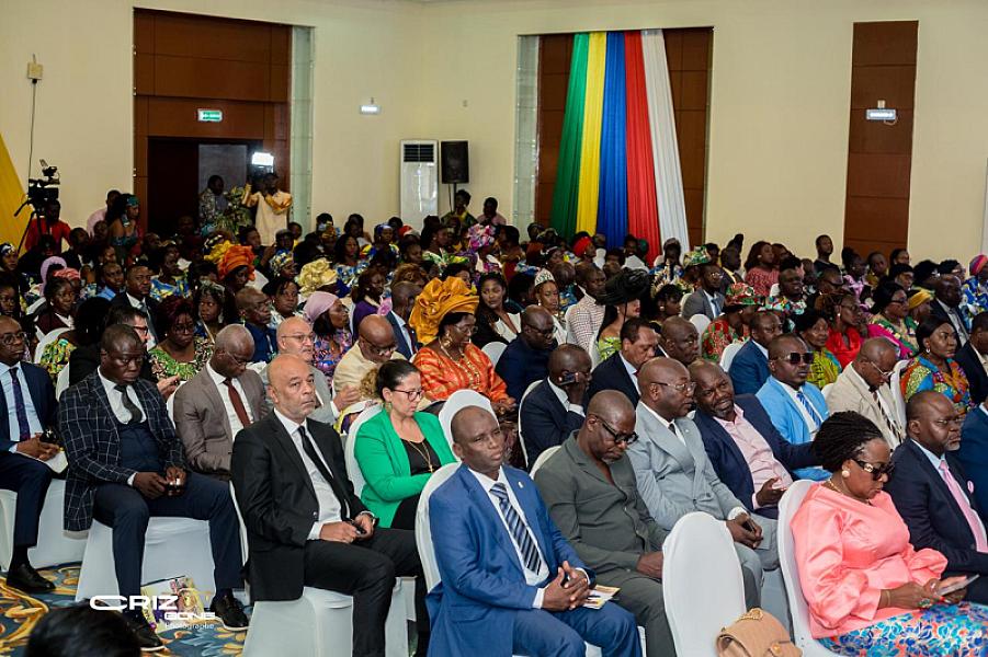 	Leadership féminin et Positionnement stratégique à l’ère du digital	